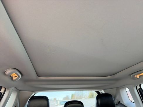 Used 2018 Jeep Compass Limited w/ Navigation Group AWD/4WD image 37