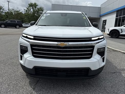Used 2026 Chevrolet Traverse LT FWD image 8