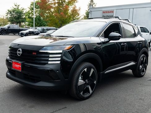 New 2026 Nissan Kicks SR w/ Cold Weather Package image 3