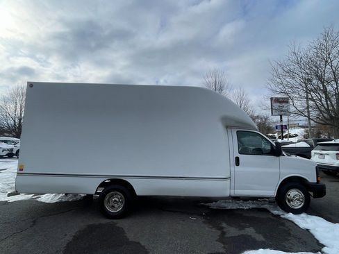 Used 2015 Chevrolet Express 3500 Extended w/ Smoker's Package image 6