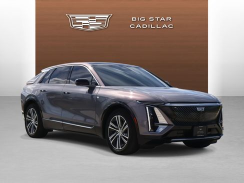 Used 2024 Cadillac Lyriq Luxury w/ LPO, Floor Liner Package image 7