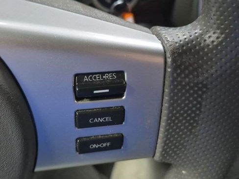 Used 2014 Nissan Frontier SV w/ SV Value Truck Package AWD/4WD image 20