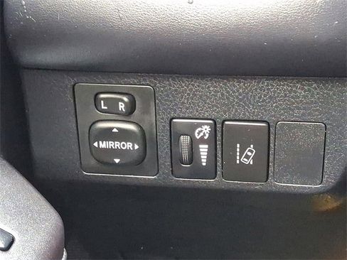 Used 2018 Toyota RAV4 XLE image 24