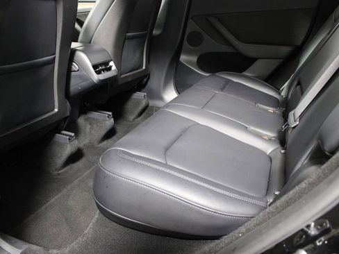 Used 2024 Tesla Model Y Long Range image 23