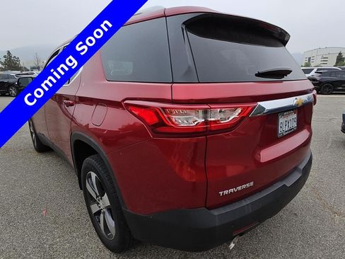 Used 2019 Chevrolet Traverse LT w/ LT Premium Package FWD image 8