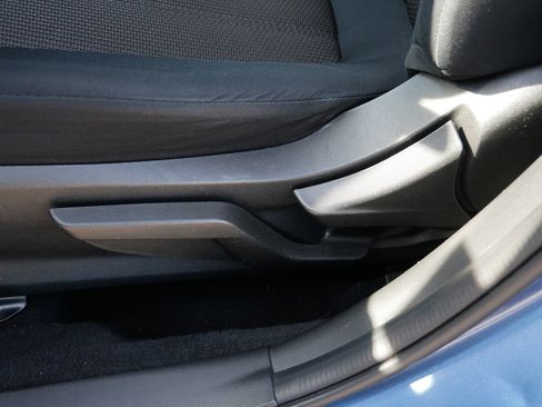 Used 2023 Subaru Crosstrek 2.0i AWD/4WD image 19