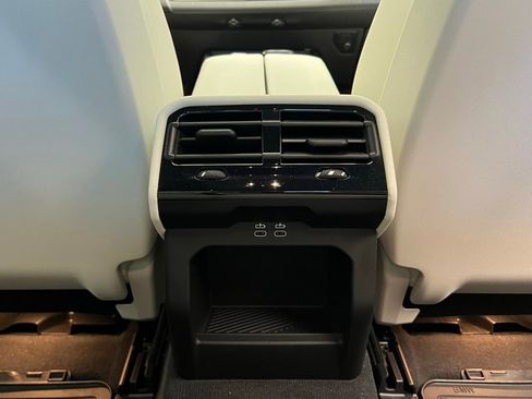 Certified 2025 BMW 530i w/ Premium Package RWD image 9