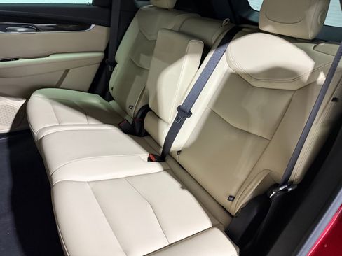 Used 2019 Cadillac XT5 FWD image 33