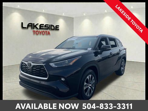 Certified 2024 Toyota Highlander XLE FWD image 1