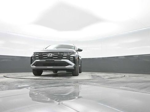 New 2026 Hyundai Tucson Blue SE image 32