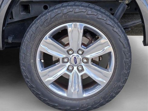 Used 2018 Ford F150 Platinum w/ Equipment Group 701A Luxury AWD/4WD image 24