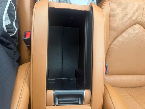 Used 2025 Toyota Highlander Platinum AWD/4WD image 65