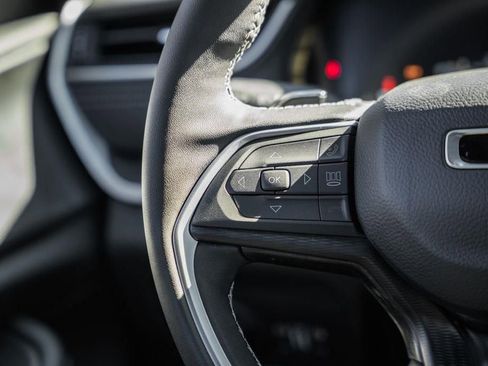 New 2025 Jeep Grand Cherokee Laredo X w/ Luxury Tech Group I image 25