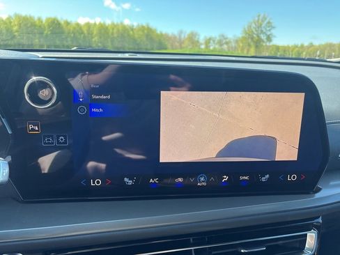 New 2026 Chevrolet Traverse LT w/ Midnight/Sport Edition FWD image 26