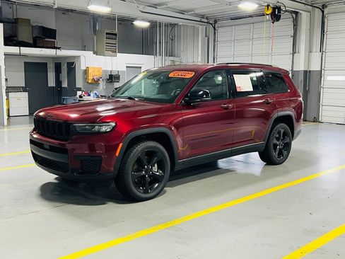 Used 2021 Jeep Grand Cherokee L Laredo RWD image 15