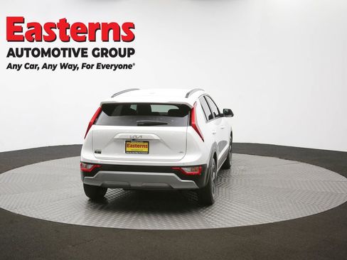 Used 2023 Kia Niro EX image 33