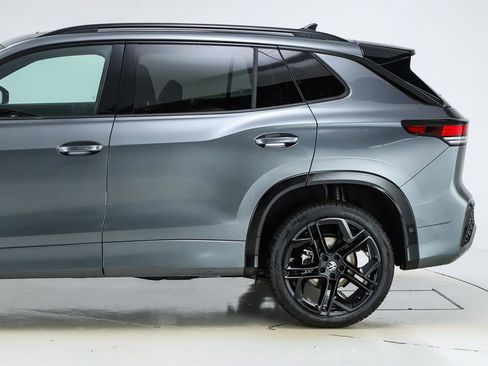 New 2026 Volkswagen Tiguan SE R-Line image 4