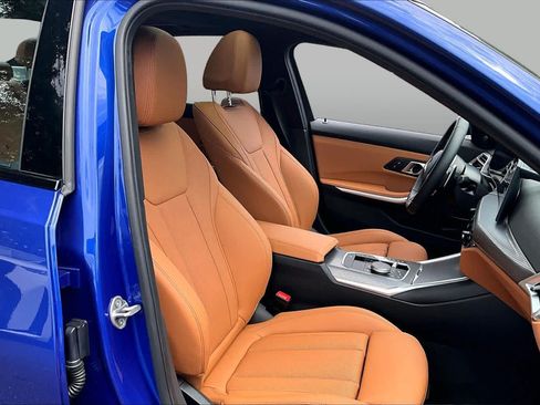 Used 2025 BMW M340i Sedan RWD image 9