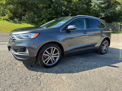 Used 2020 Ford Edge Titanium image 1