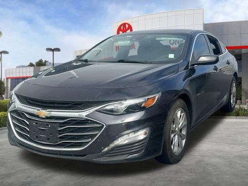Used 2023 Chevrolet Malibu LT FWD image 2
