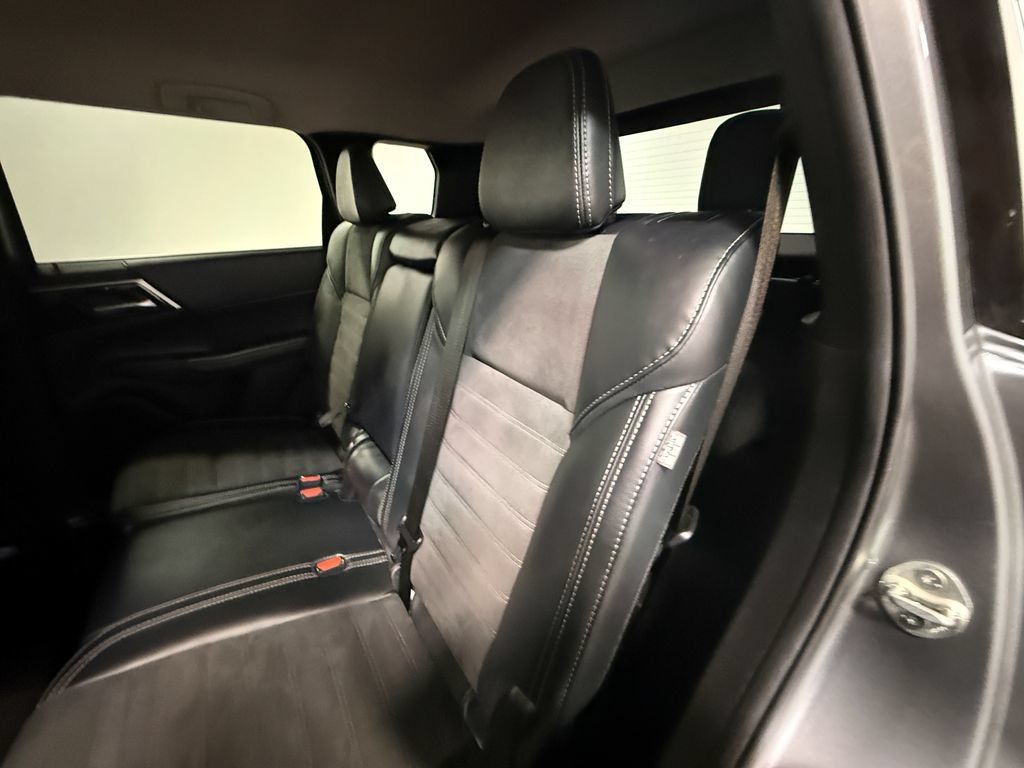 Used 2024 Mitsubishi Outlander SE AWD/4WD image 48