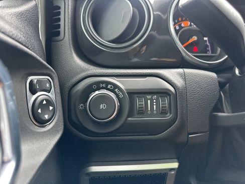 Used 2021 Jeep Wrangler Unlimited Sport AWD/4WD image 45