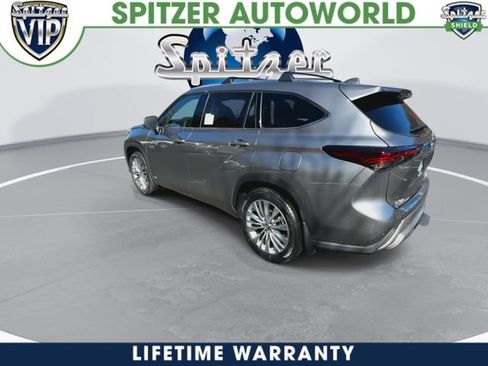 New 2026 Toyota Highlander Platinum image 7