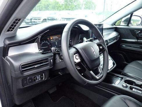 Used 2022 Lincoln Corsair AWD w/ Equipment Group 101A image 16