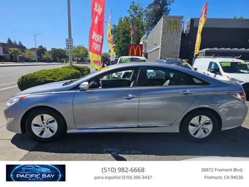 Used 2015 Hyundai Sonata Hybrid FWD image 4
