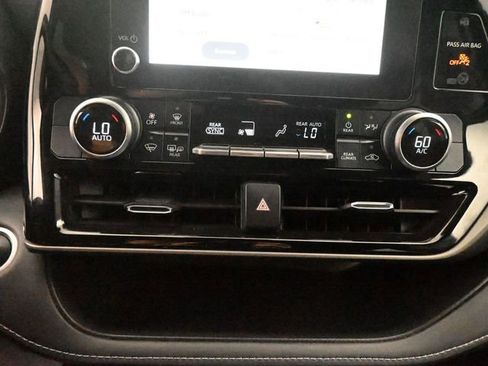 Used 2024 Toyota Highlander LE image 20