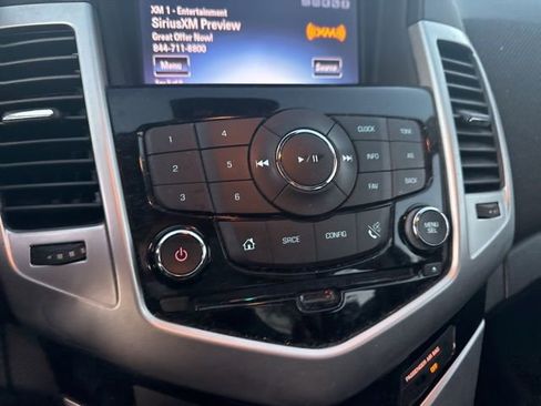 Used 2015 Chevrolet Cruze LT image 31
