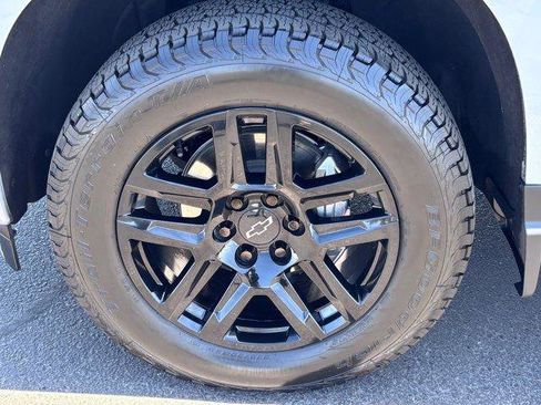 New 2025 Chevrolet Silverado 1500 Custom w/ LPO, Dark Essentials Package AWD/4WD image 10
