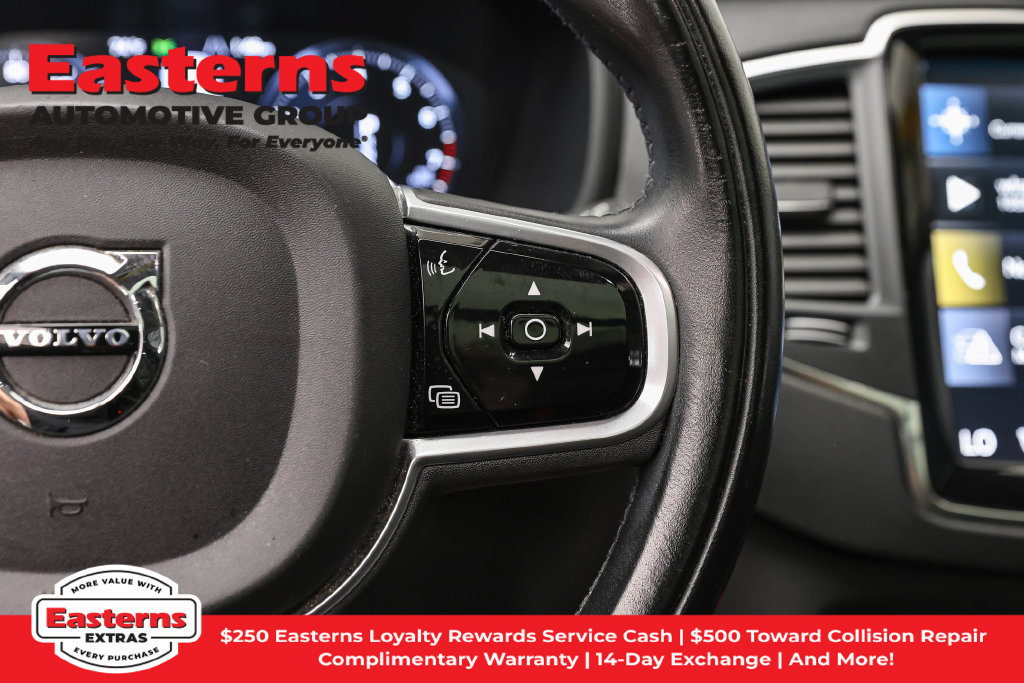 Used 2022 Volvo XC90 T5 Momentum AWD/4WD image 17