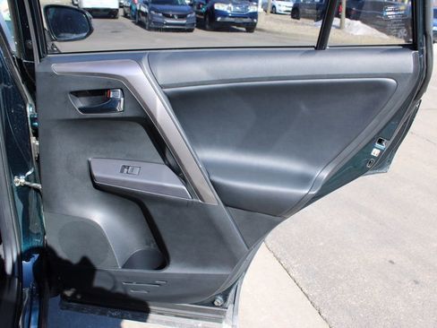 Used 2018 Toyota RAV4 XLE image 22