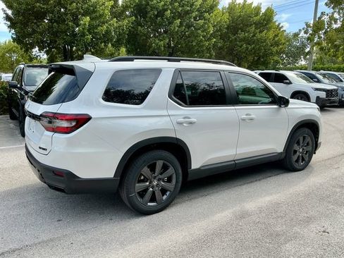 New 2026 Honda Pilot Sport image 6