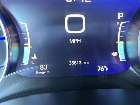Used 2024 Chrysler Pacifica Limited FWD image 11