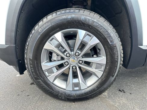 Used 2026 Chevrolet Equinox LT AWD/4WD image 24