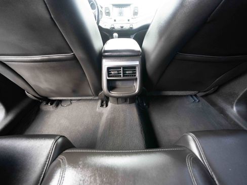 Used 2018 Chevrolet Impala LT FWD image 22