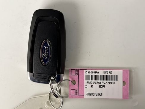 Used 2023 Ford Escape Platinum w/ Premium Technology Package AWD/4WD image 23