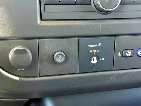Used 2025 Chevrolet Express 3500 LT w/ LT Preferred Equipment Group RWD image 24