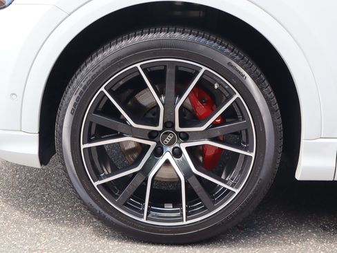 Used 2022 Audi Q8 Premium Plus AWD/4WD image 38