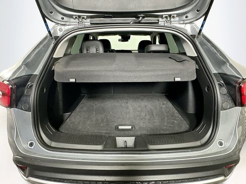 Used 2025 Chevrolet Trax LT w/ LT Convenience Package image 26