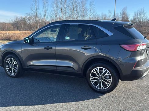 Used 2020 Ford Escape SEL image 11