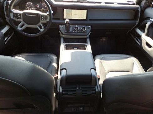 Used 2024 Land Rover Defender 110 S image 10