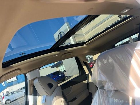 New 2025 Acura MDX SH-AWD image 17