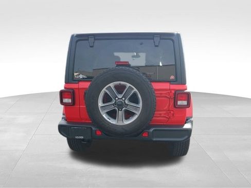 Used 2022 Jeep Wrangler Unlimited Sahara w/ Cold Weather Group AWD/4WD image 4