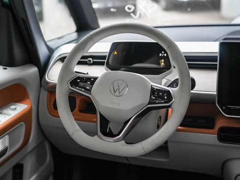 New 2025 Volkswagen ID. Buzz Pro S Plus AWD/4WD image 17