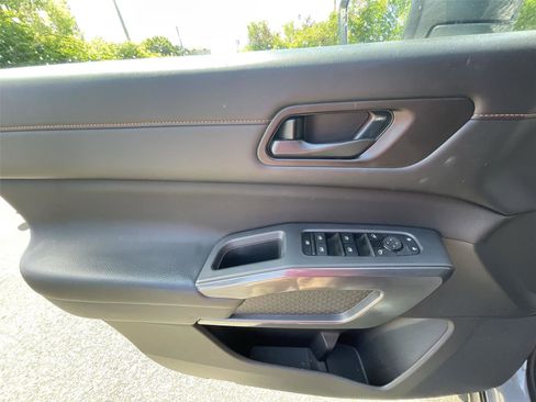 Used 2024 Nissan Pathfinder Rock Creek AWD/4WD image 12