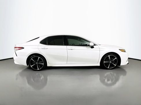 Used 2019 Toyota Camry XSE w/ Navigation Package FWD image 9