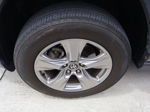 Used 2024 Toyota RAV4 XLE FWD image 4